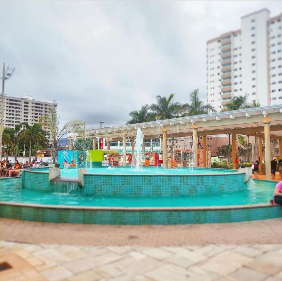 Casa A 300 Metros Da Com Piscina, Churrasqueira E 2 Vagas De Garagem! Сasa de vacaciones Praia Grande (Santos)
